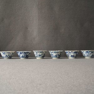 Twintig blauw-witte Chinese koppen en vierentwintig schotels, Kangxi — foto 11