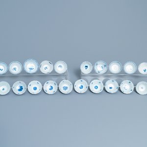 Twintig blauw-witte Chinese koppen en vierentwintig schotels, Kangxi — foto 8
