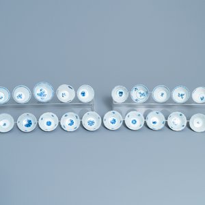Twintig blauw-witte Chinese koppen en vierentwintig schotels, Kangxi — foto 9