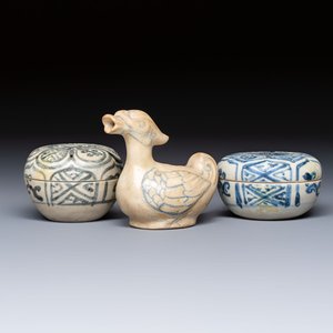 Two Annamese of Vietnamese covered boxes and a bird-form water dropper, 16/17th C. — foto 1