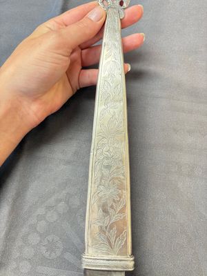 Two Argentinian silver gaucho knives with finely engraved design, 19th C. — 照片 8