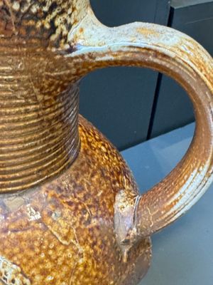 Two armorial stoneware jugs, Raeren, one dated 1586, 16/17th C. — photo 24