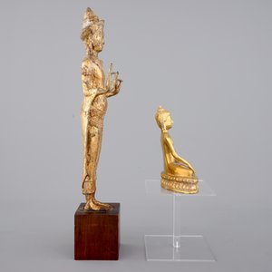 Two Asian gilt Buddha's, one Sino-Tibetan, seated, one standing, Nepalese (?), 19/20th C. — photo 5