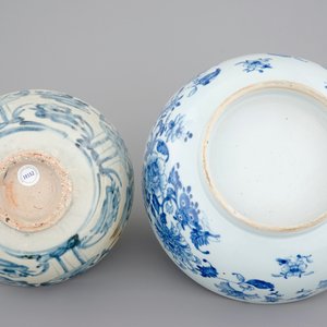 Two blue and white Chinese porcelain bowls, 17/18th C. — 照片 2