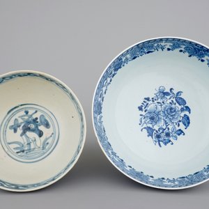 Two blue and white Chinese porcelain bowls, 17/18th C. — 照片 3