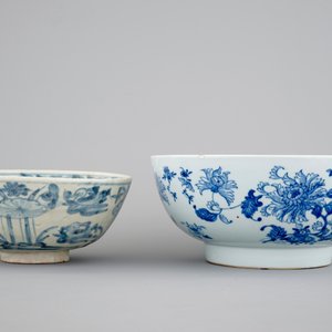 Two blue and white Chinese porcelain bowls, 17/18th C. — 照片 7