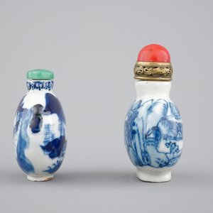 Two blue and white Chinese porcelain snuff bottles, 19/20th C. — photo 2