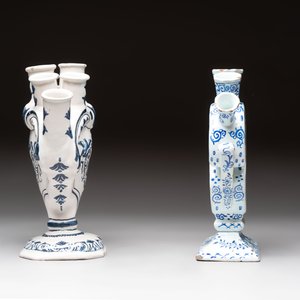 Two blue and white Delftware tulip vases, The Netherlands and France, 18/19th C. — foto 5