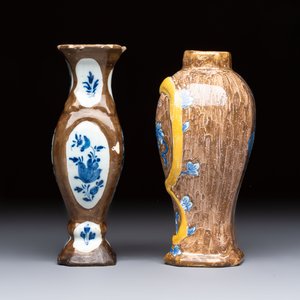 Two blue and white Dutch Delft capucin-brown-ground vases, 18th C. — photo 2