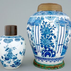 Two blue and white Dutch Delft chinoiserie jars, 17/18th C. — 照片 2
