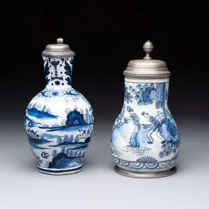 Two blue and white Dutch Delft chinoiserie jugs with pewter lid, 17/19th C. — 照片 6
