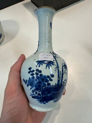 Two blue and white Dutch Delft chinoiserie vases, 17/18th C. — photo 12