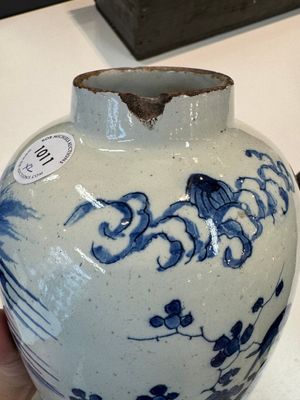 Two blue and white Dutch Delft chinoiserie vases, 17/18th C. — photo 3