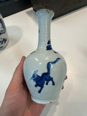 Two blue and white Dutch Delft chinoiserie vases, 17/18th C. — photo 10