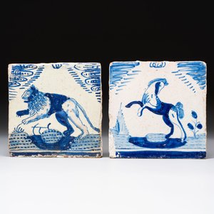 Two blue and white Dutch Delft 'crown' tiles with a lion and a horse, Rotterdam, early 17th C. — 照片 1