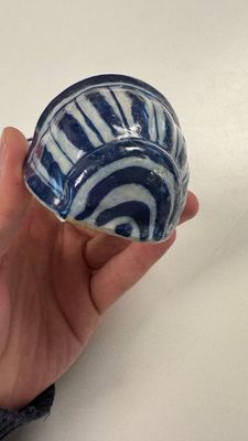 Two blue and white Dutch Delft holy water fonts, 17th C. — photo 12