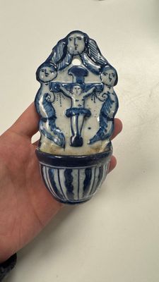 Two blue and white Dutch Delft holy water fonts, 17th C. — photo 6