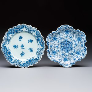 Two blue and white Dutch Delft lobed plates with floral design, 17/18th C. — photo 1