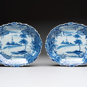 Two blue and white Dutch Delft strawberry strainers on stands, 18th C. — photo 4