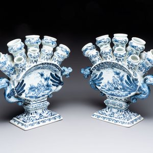 Two blue and white Dutch Delft tulip vases, 19th C. — photo 1
