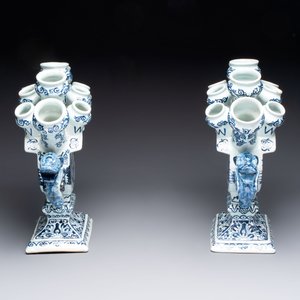 Two blue and white Dutch Delft tulip vases, 19th C. — photo 4