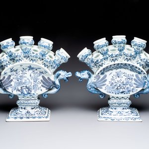 Two blue and white Dutch Delft tulip vases, 19th C. — photo 6
