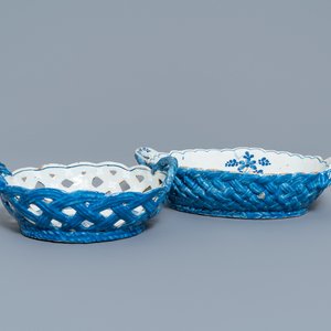 Two blue and white faience baskets, Brussels or Saint-Amand, 18th C. — photo 1