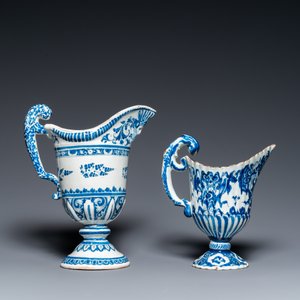 Two blue and white French faience helmet-shaped jugs, Rouen and Nevers, 18th C. — photo 4
