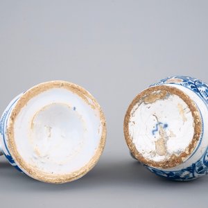 Two blue and white jugs, Delft and Nevers, 18th C. — photo 7