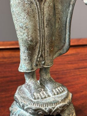 Two bronze figures of a standing Bodhisattva, Central Java, 11/13th C. — 照片 16