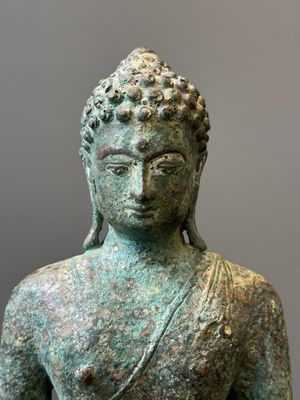 Two bronze figures of a standing Bodhisattva, Central Java, 11/13th C. — 照片 6