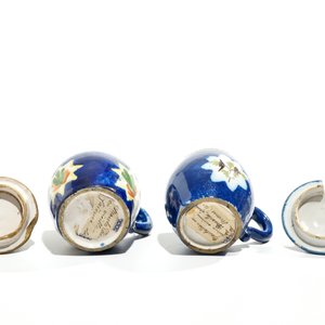 Two Brussel faience blue ground mustard jars, 18/19th C. — photo 7