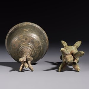 Two Cambodian bronze bells, a vajra bell and a vajra, 11/13th C. — photo 12