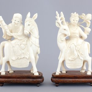 Two carved ivory figures of Chinese immortals on deers, ca. 1920 — 照片 2