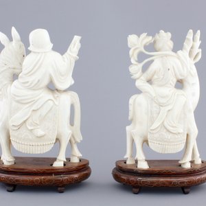 Two carved ivory figures of Chinese immortals on deers, ca. 1920 — 照片 4