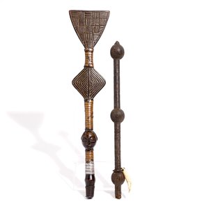 Two carved wood ceremonial staffs and a pipe, Luba and Bakongo, D.R. Congo, 1st half 20th C. — photo 3