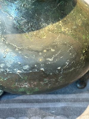 Two Chinese archaic bronze food vessels, 'ding 鼎', Han — photo 21