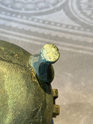 Two Chinese archaic bronze food vessels, 'ding 鼎', Han — photo 46