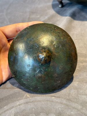 Two Chinese archaic bronze food vessels, 'ding 鼎', Han — photo 6
