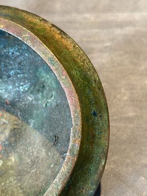 Two Chinese archaic bronze food vessels, 'ding 鼎', Han — photo 9