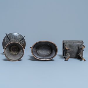 Two Chinese archaic bronze vases and a censer, 18/19th C. — photo 7
