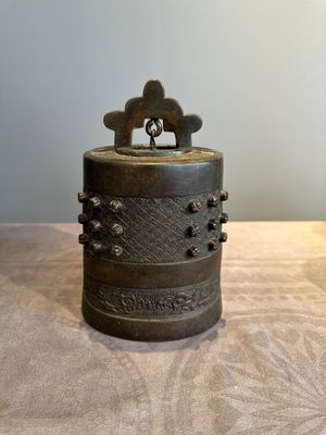 Two Chinese archaistic bronze bells, Song/Yuan — photo 22