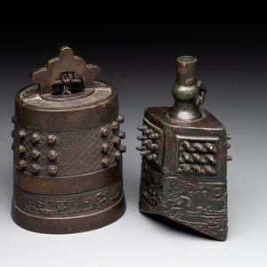 Two Chinese archaistic bronze bells, Song/Yuan — photo 1