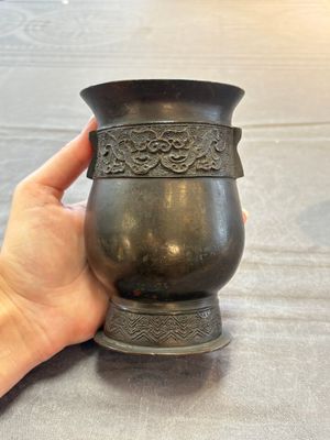 Two Chinese archaistic bronze ritual wine vessels, 'jue 爵' and 'zhi 觶', Ming — 照片 9