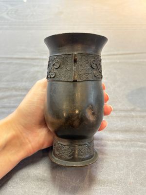 Two Chinese archaistic bronze ritual wine vessels, 'jue 爵' and 'zhi 觶', Ming — 照片 10