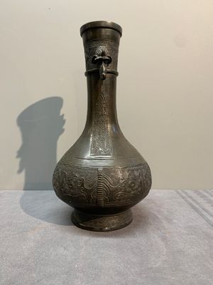 Two Chinese archaistic bronze vases with relief design, Ming — photo 2