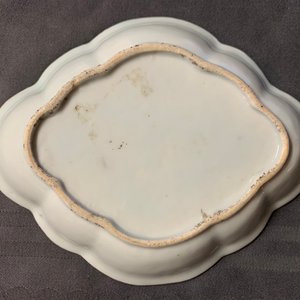 Two Chinese armorial Dutch market famille rose pattipan and a spoon rest, Qianlong — 照片 13