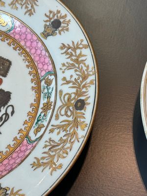 Two Chinese armorial export plates with arms of Knyff and arms of Bistrate impaling Proli for the Belgian market, Qianlong — 照片 5