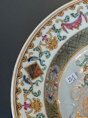 Two Chinese armorial export plates with arms of Knyff and arms of Bistrate impaling Proli for the Belgian market, Qianlong — 照片 7