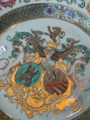 Two Chinese armorial export plates with arms of Knyff and arms of Bistrate impaling Proli for the Belgian market, Qianlong — 照片 8